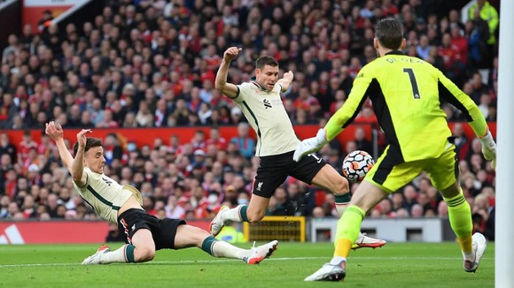 Man United – Liverpool 0-5: Mo Salah lập hat-trick trong chiến thắng lịch sử ở Old Trafford ảnh 2
