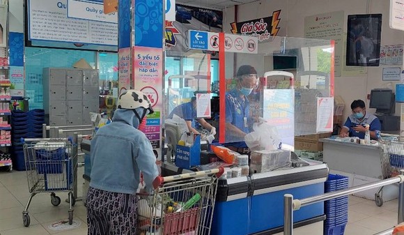 Các siêu thị của Saigon Co.op tại 'vùng xanh' bắt đầu đón khách ảnh 3