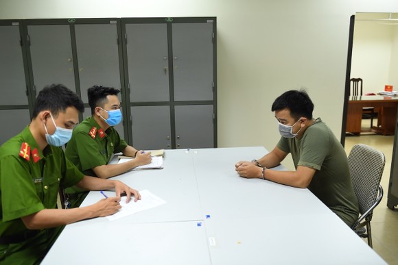 Triệt phá đường dây cá độ bóng đá qua mạng quy mô hơn 1.500 tỷ đồng ảnh 2