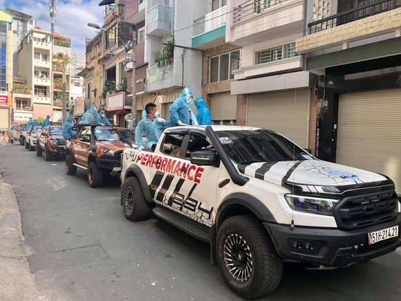 Hơn 1.000 lượt tình nguyện viên tham gia “biệt đội” khử khuẩn khu cách ly, phong tỏa ảnh 3