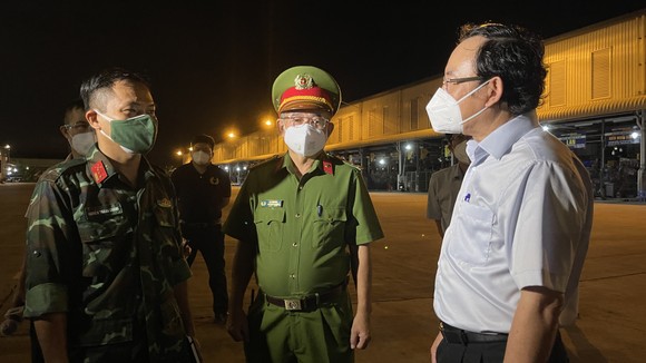 Không để dịch vụ nào ''ăn theo'' khi mở lại điểm tập kết, trung chuyển hàng hóa tại chợ đầu mối Bình Điền ảnh 3