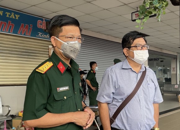 Bộ Tư lệnh TPHCM phối hợp đưa gần 500 người dân về các tỉnh miền Tây ảnh 2