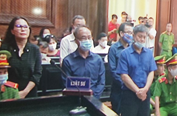 Hôm nay 16-9, nguyên Phó Chủ tịch UBND TPHCM Nguyễn Thành Tài ra tòa ảnh 2