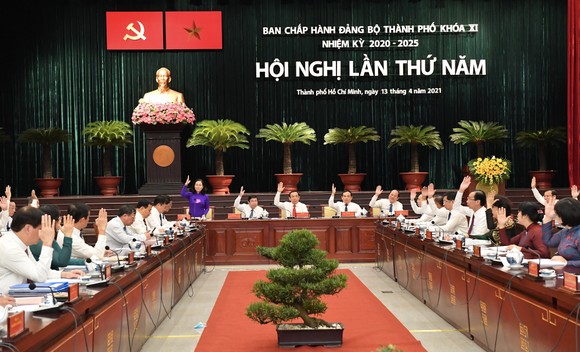Tăng trưởng kinh tế TPHCM 3 tháng đầu năm gấp 11 lần so với cùng kỳ năm 2020 ảnh 1