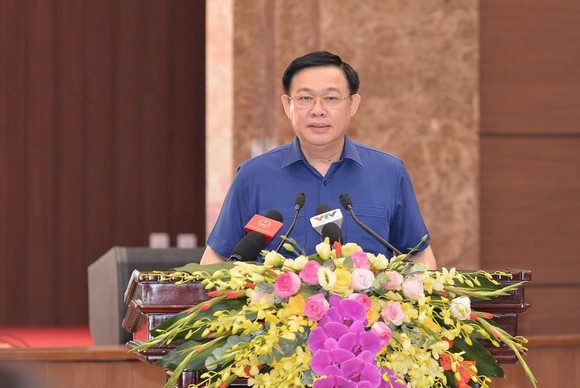 Đảng đoàn Quốc hội cho ý kiến vào Dự thảo Báo cáo chính trị của Đảng bộ TP Hà Nội ảnh 2