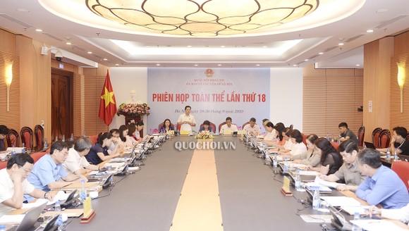 Triệt để công khai giá thiết bị y tế và kết quả đấu thầu ảnh 1
