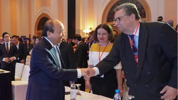 Thủ tướng Nguyễn Xuân Phúc chủ trì Hội nghị Thượng đỉnh về Kinh doanh ASEAN (ASEAN-BIS) ảnh 2