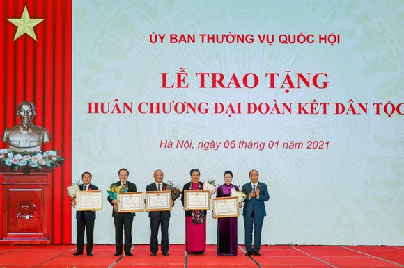 Huân chương Đại đoàn kết Dân tộc được trao tặng lãnh đạo Quốc hội ảnh 1