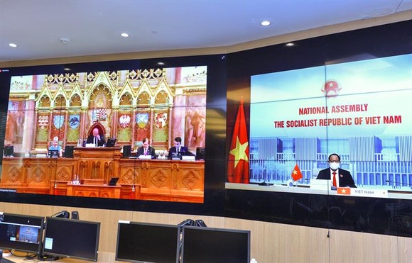 Diễn đàn An ninh - Tình báo Nghị viện lần thứ 18 bàn về rủi ro tiền số và mục đích sử dụng kép của trí tuệ nhân tạo ảnh 1