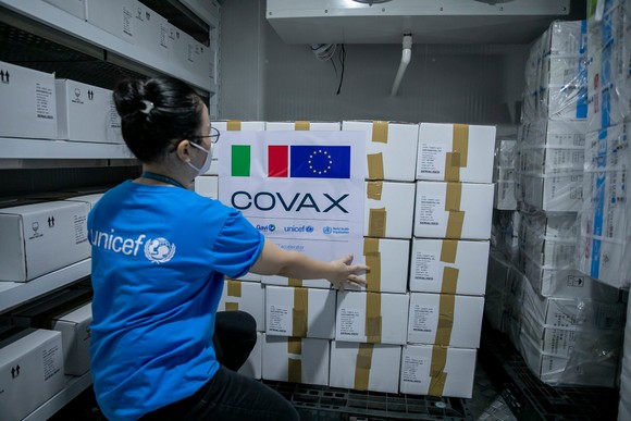 Việt Nam tiếp nhận 1.484.060 liều vaccine Covid-19 do Pháp và Italia hỗ trợ ảnh 1
