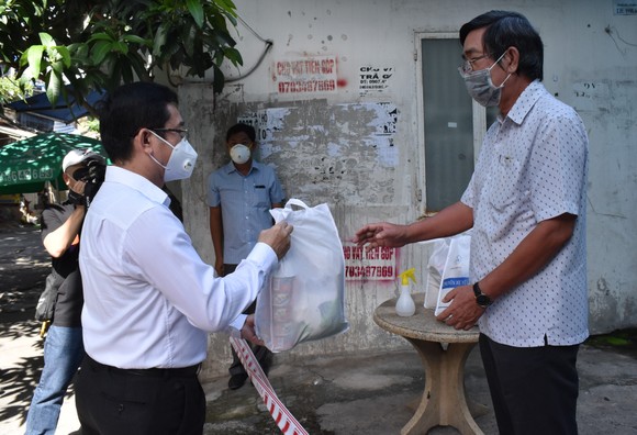Tập trung chăm sóc, cứu chữa cho bệnh nhân mắc Covid-19 nặng ảnh 3