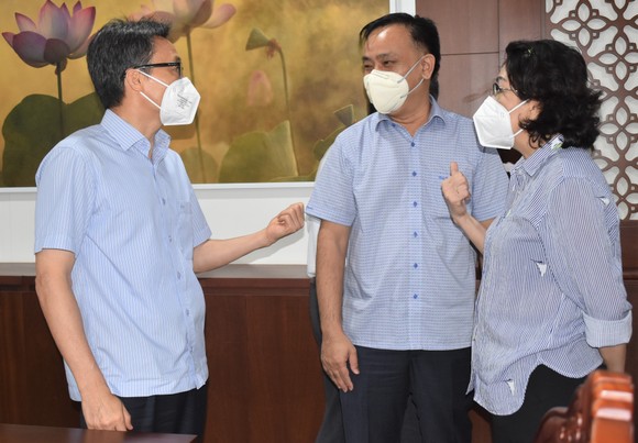 Phó Thủ tướng Vũ Đức Đam: Quận Phú Nhuận cần đổi mới cách xét nghiệm ảnh 1