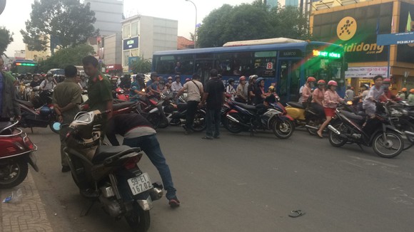 Người đàn ông giết người sau va chạm giao thông đầu thú ảnh 2