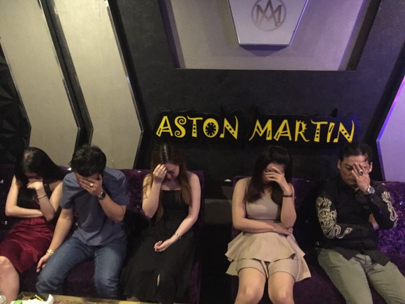 Nhóm dân chơi tổ chức phê ma tuý tập thể ở quán karaoke Sinh Đôi Venus ảnh 2