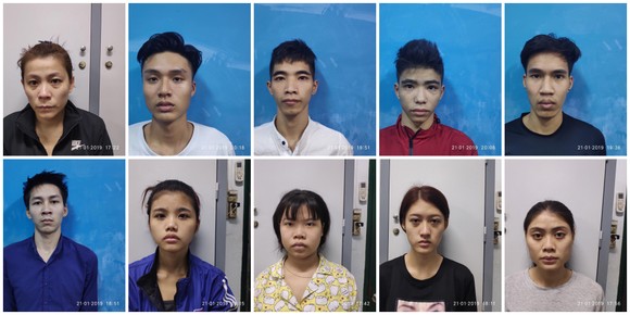 Bí ẩn trong căn nhà cấp 4 có dàn đèn karaoke “khủng” ảnh 1