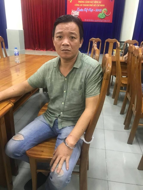 Bắt băng nhóm chuyên dụ đàn ông vào khách sạn mua dâm để trộm hơn 1 tỷ đồng ảnh 1