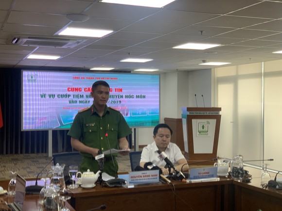 Khởi tố các đối tượng dùng súng cướp tiệm vàng ở huyện Hóc Môn ảnh 7