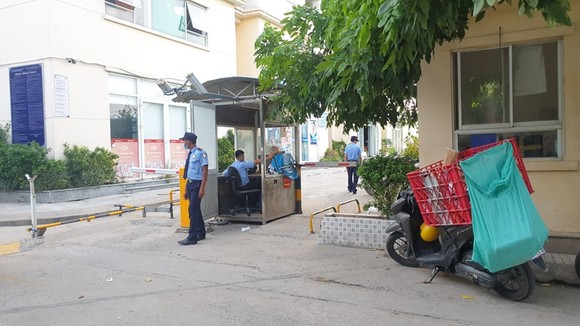 Truy xét nam thanh niên dùng hung khí tấn công 3 bảo vệ chung cư Tecco Green Nest ảnh 1