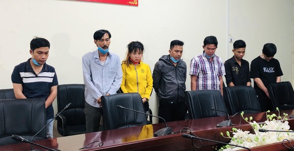 Điều chưa kể về đường dây mua bán, sản xuất giấy tờ giả quy mô lớn ở TPHCM và Đồng Nai ảnh 1