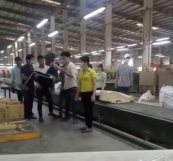 Hé lộ nguyên nhân vụ nam công nhân đánh nữ đồng nghiệp ngất xỉu ở Đồng Nai ảnh 1