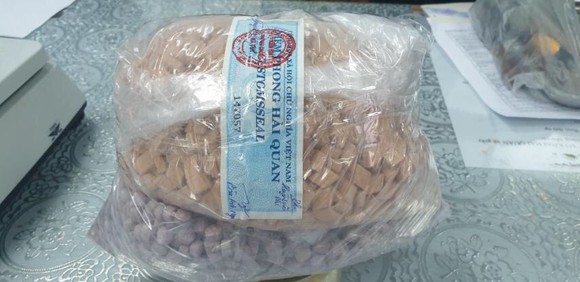Thu giữ hơn 20,5 kg ma túy trong các lô hàng quà biếu ảnh 6