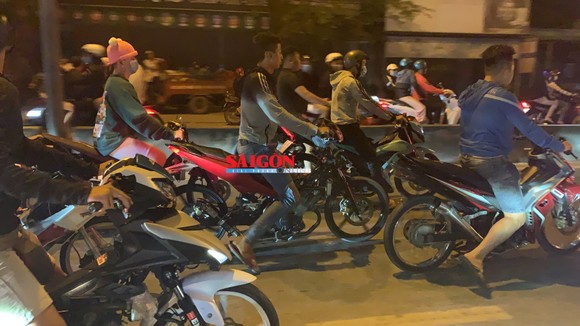 Vụ hàng trăm 'quái xế' bị công an vây bắt ở quận Thủ Đức: Tạm giữ 2 đối tượng ảnh 8