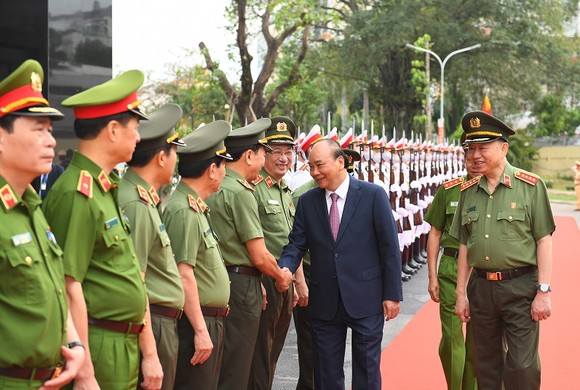 Thủ tướng Nguyễn Xuân Phúc dự khai mạc Hội nghị Công an toàn quốc lần thứ 76 ảnh 3