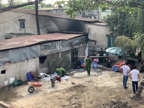 Vụ cháy khiến 6 người tử vong ở Thủ Đức: ''Gia đình nó nghèo lắm, giờ thằng chồng như người mất trí'' ảnh 3