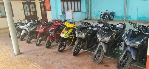 Bắt nhóm 'quái xế' nẹt pô, đua xe qua phà Cát Lái ảnh 1