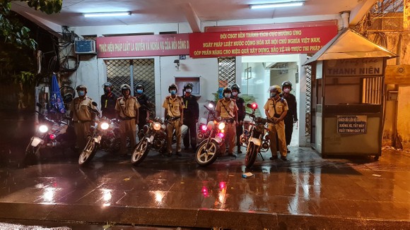 Công an TPHCM triển khai cao điểm bảo đảm trật tự, an toàn giao thông dịp lễ ảnh 1