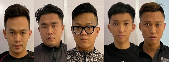Khởi tố, bắt tạm giam 5 'quái xế' chặn đường cao tốc đua xe ảnh 1