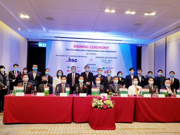 Ngân hàng First Commercial Bank cùng Công ty Cổ phần chứng khoán TPHCM ký kết hợp đồng 44 triệu USD ảnh 1