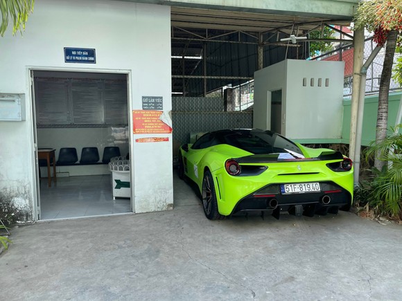 Tiếp tục xử phạt với tài xế 'siêu xe' Ferrari lăng mạ, chống đối CSGT ảnh 2
