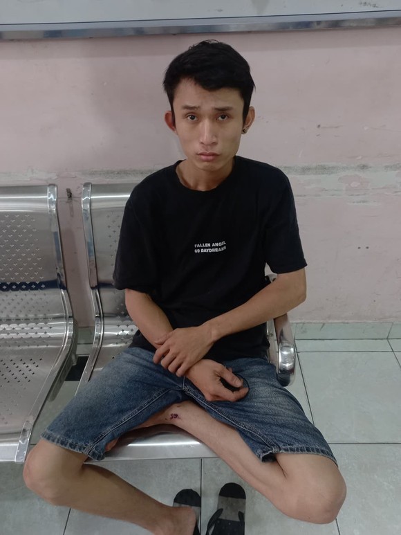 Nam thanh niên mua súng đạn trên mạng độ chế bán kiếm lời ảnh 1
