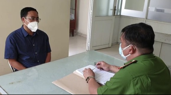Diễn biến mới nhất vụ người đàn ông tự xưng là thành viên ''Ban chỉ đạo quận 7'' ảnh 1