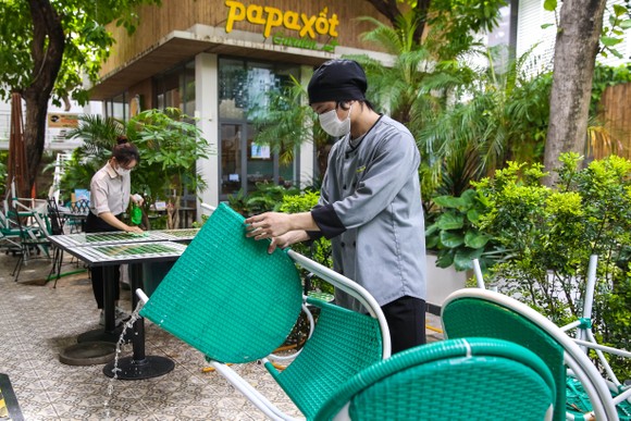TPHCM: Nhộn nhịp ngày đầu bán tại chỗ, nhiều quán hết hàng sau vài giờ mở cửa ảnh 6