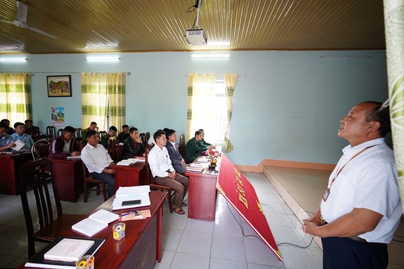 Băng hàng chục cây số đường rừng để học Nghị quyết của Đảng ảnh 4