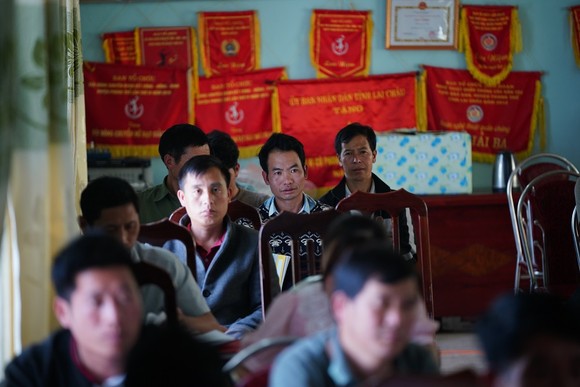 Băng hàng chục cây số đường rừng để học Nghị quyết của Đảng ảnh 17