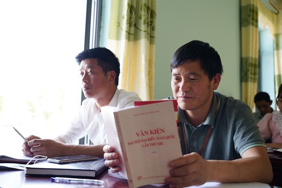 Băng hàng chục cây số đường rừng để học Nghị quyết của Đảng ảnh 15