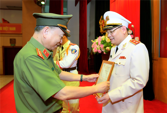 Người phát ngôn Bộ Công an được thăng hàm Trung tướng ảnh 1