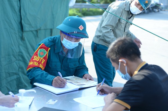22 chốt kiểm soát dịch ở Hà Nội bắt đầu hoạt động, không xảy ra ùn ứ ảnh 3