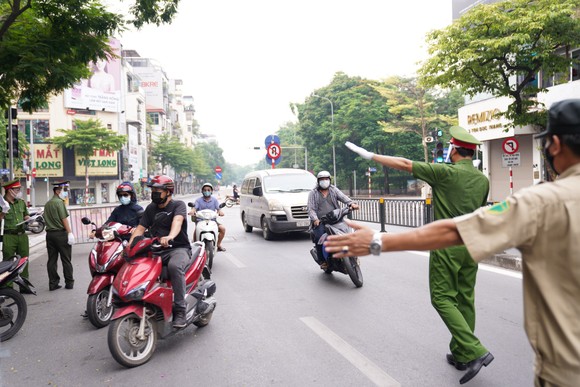 Công an TP Hà Nội lập thêm 6 tổ kiểm tra cơ động mạnh ảnh 1