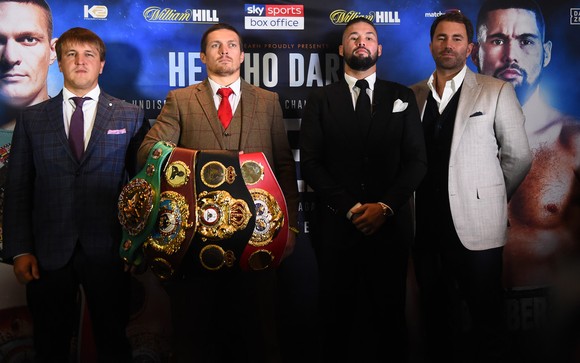 Quyền Anh: Hạ knock-out Bellew ở hiệp 8, Usyk làm rạng danh làng quyền Ucraina ảnh 2