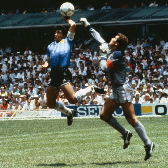 Huyền thoại bóng đá Diego Maradona: Những khoảnh khắc đáng nhớ trong sự nghiệp đầy rẫy sắc màu ảnh 8