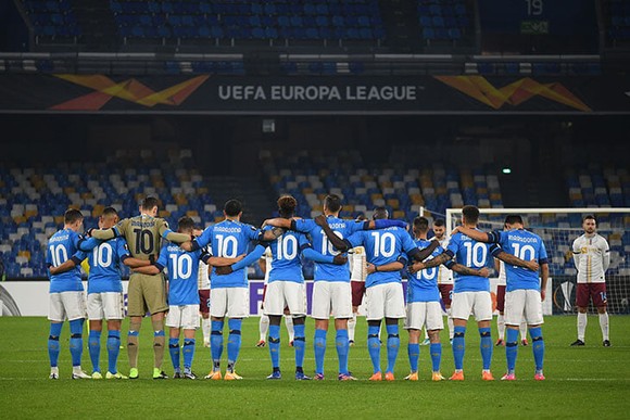 Thành Naples và CLB Napoli tiễn đưa Diego Maradona bằng sự kiện tưởng niệm đầy xúc động ảnh 21
