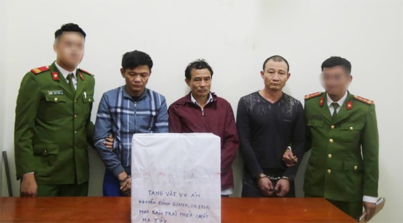 Phá đường dây ma túy, thu 10 bánh heroin, 9kg ma túy đá, 21.000 viên ma túy tổng hợp ảnh 1