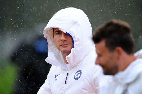 Chelsea tập luyện trước khi sang Pháp: Kante, Giroud và Zouma quay trở lại! ảnh 2