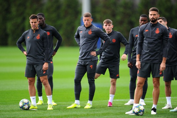 Chelsea tập luyện trước khi sang Pháp: Kante, Giroud và Zouma quay trở lại! ảnh 18