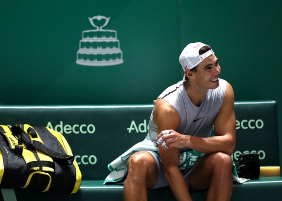 Davis Cup Finals: Bị tố: “Chỉ có 15 khán giả đến xem thi đấu", Gerard Pique phản pháo đáng thương... ảnh 5