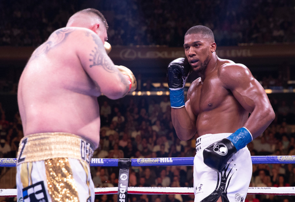 Quyền Anh: AJ “cơ bắp” báo thù “Gã mập ù” Andy Ruiz, đoạt lại các đai vô địch ảnh 1